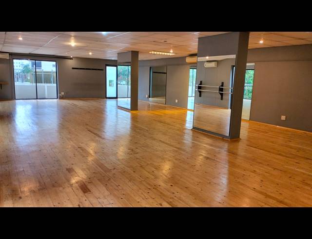 138M² RETAIL TO LET IN TYGERFALLS